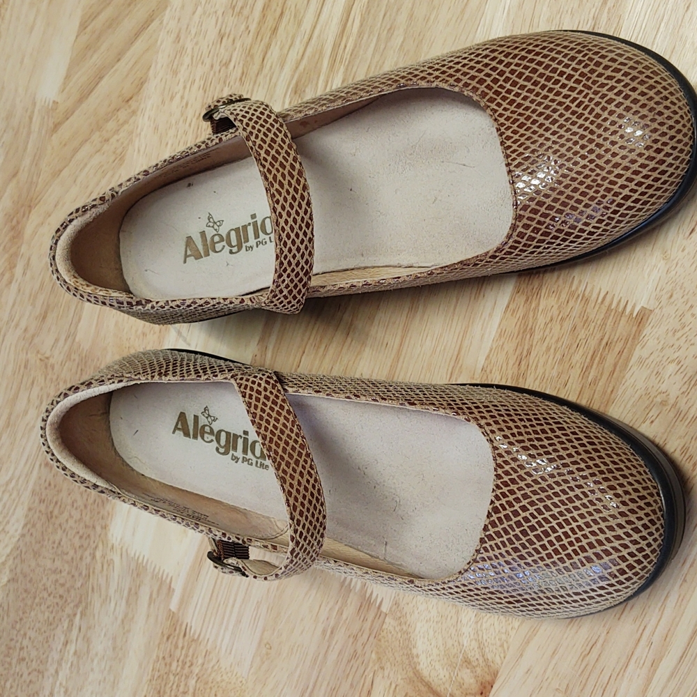 EUC Alegria Mary Janes, Tan, size 10/Eu40